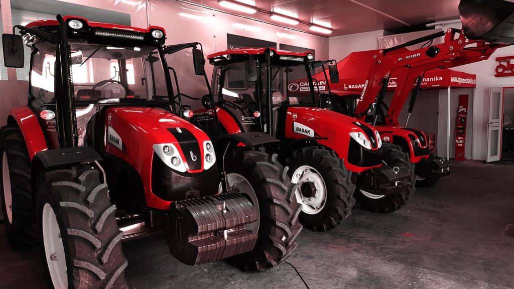 traktory basak v showroome - agromechanika s.r.o.