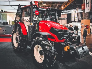 Nový traktor BAŠAK 5115 bol predstavený na výstave SIMA v Paríži - Agromechanika s.r.o.