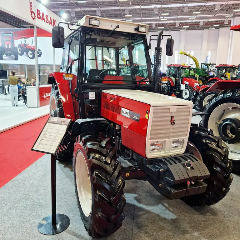Traktor BAŠAK 2075 BK Plus - Agromechanika s.r.o.