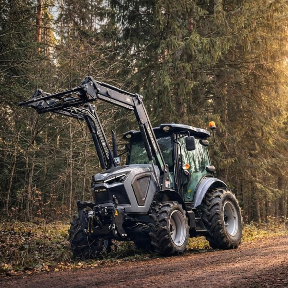 Traktor FoTrak MK754C – 75 HP s kabínou a čelným nakladačom